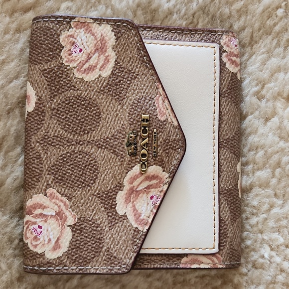 Beautiful Coach Signature with Floral Design Tri-fold Wallet 🧡🌸🤎 - Picture 8 of 12